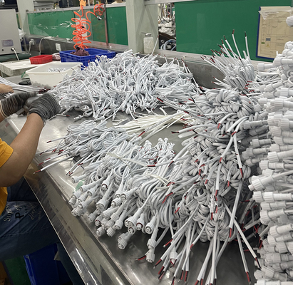 Il PVC ha isolato il connettore del cablaggio del cavo elettrico